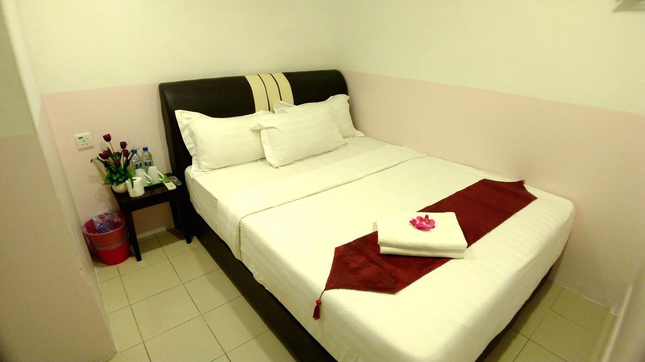 Apple 1 Hotel Budget Гелугор Екстериор снимка