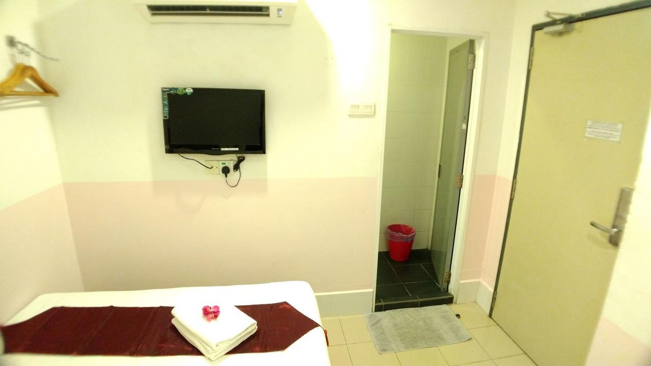 Apple 1 Hotel Budget Гелугор Екстериор снимка
