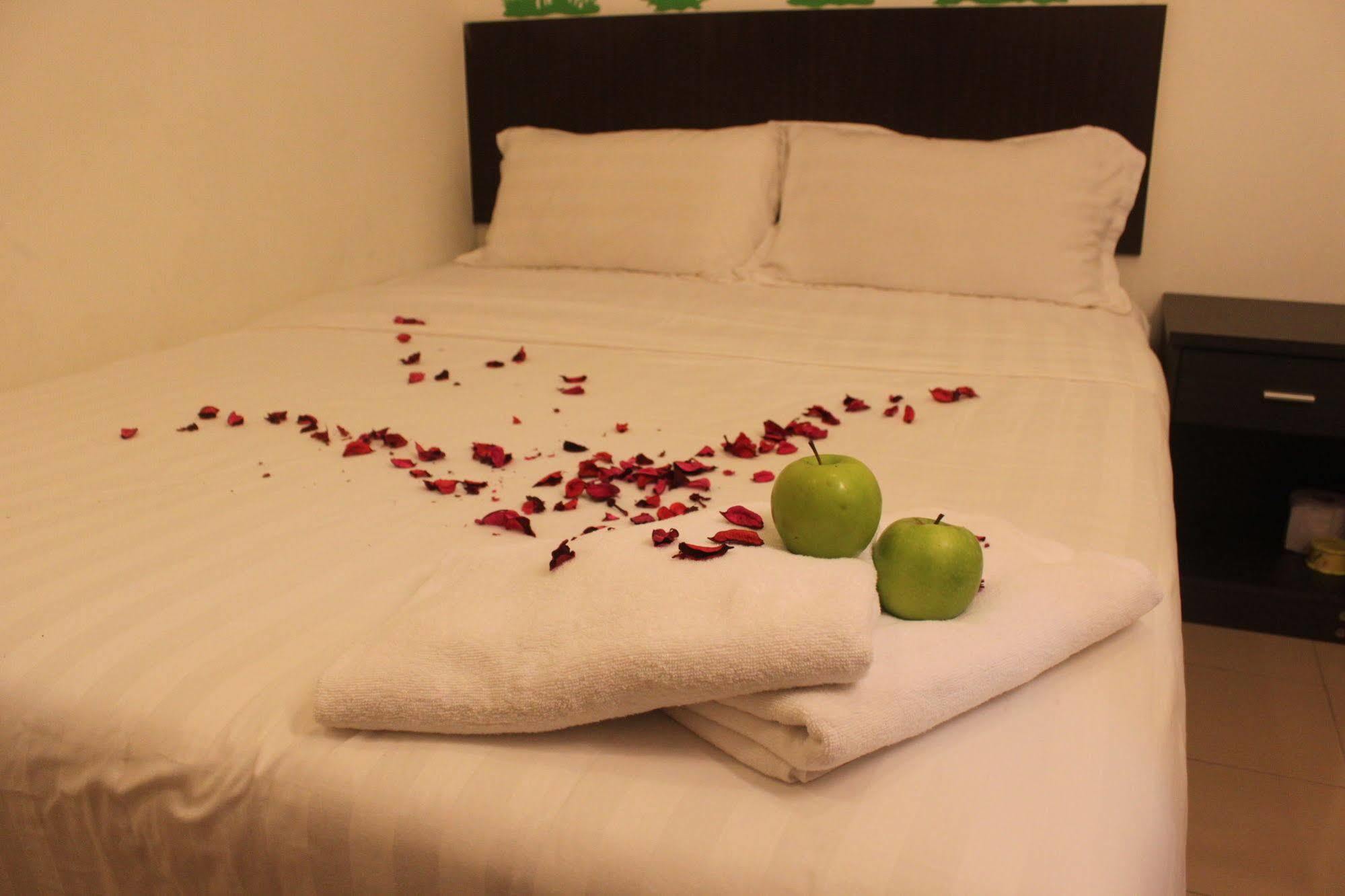 Apple 1 Hotel Budget Гелугор Екстериор снимка