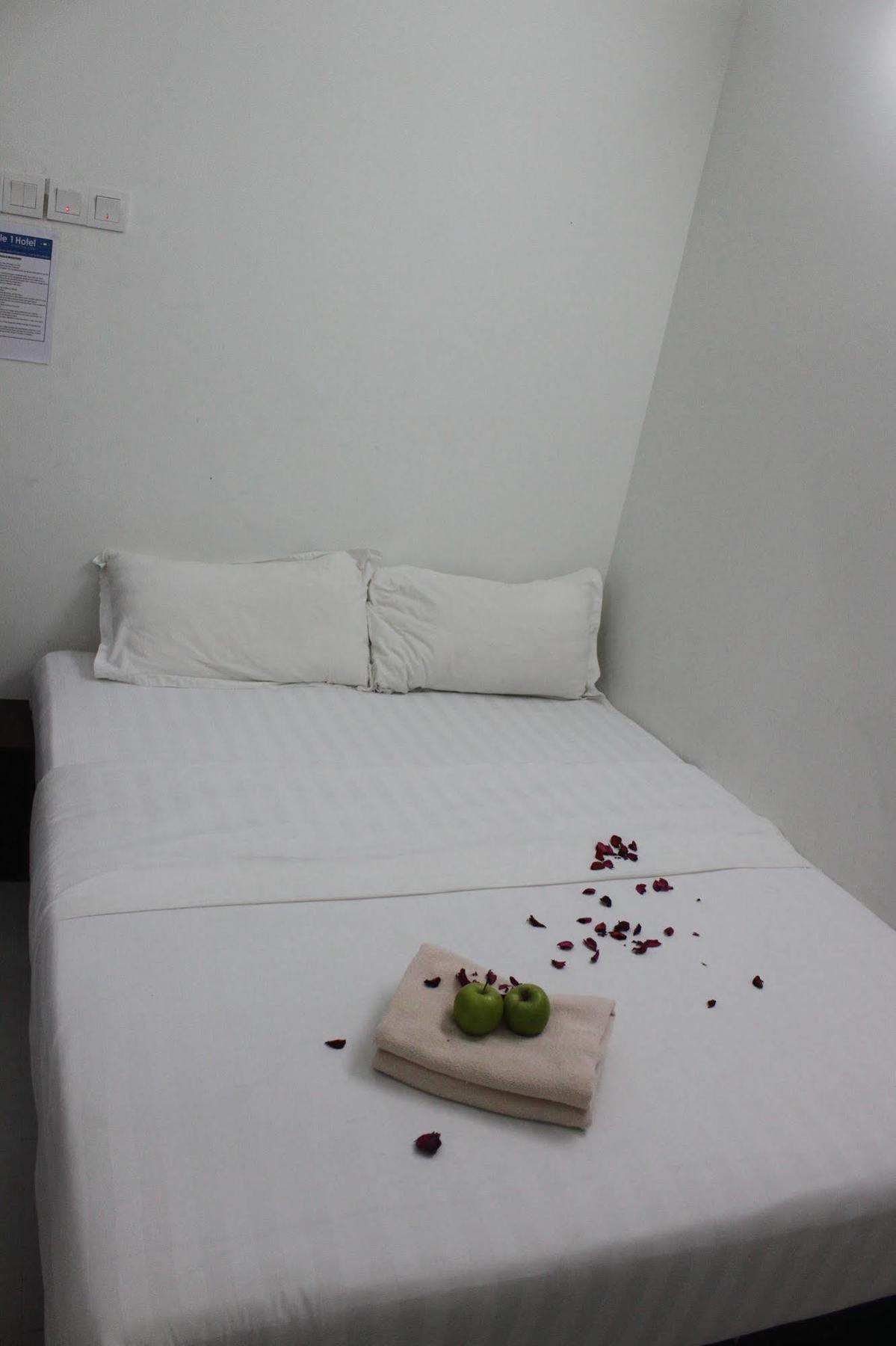 Apple 1 Hotel Budget Гелугор Екстериор снимка